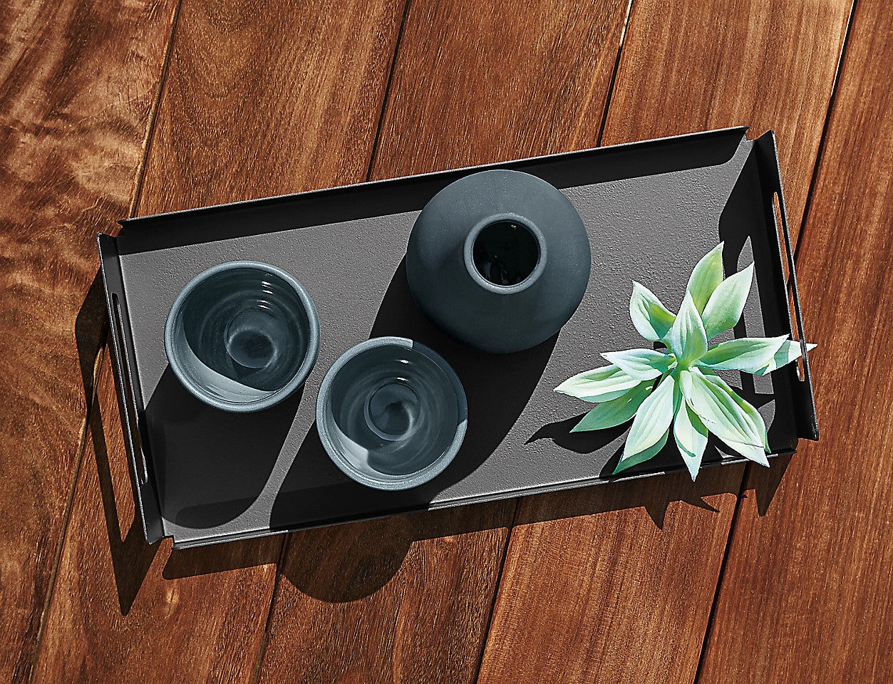 VERA Modern Black Metal Serving Tray